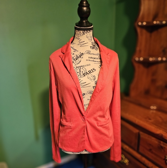 Suzy Shier Blazer - Picture 1 of 3